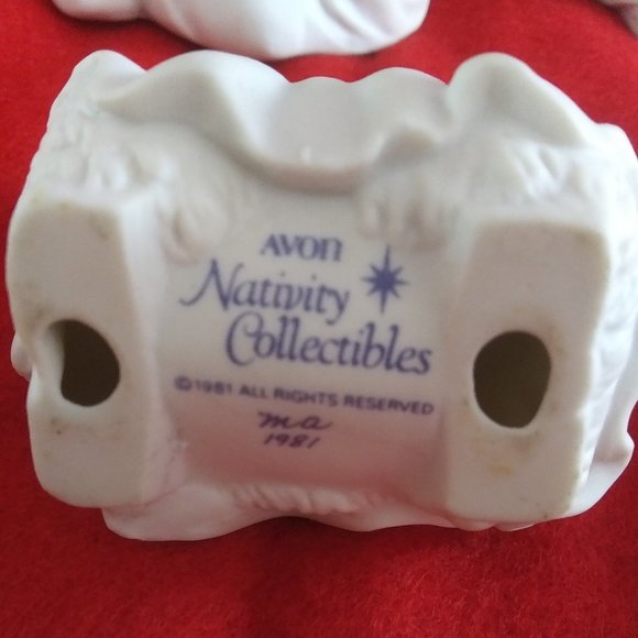 Vintage 1980's Avon Nativity Holy Family - Picture 4 of 15